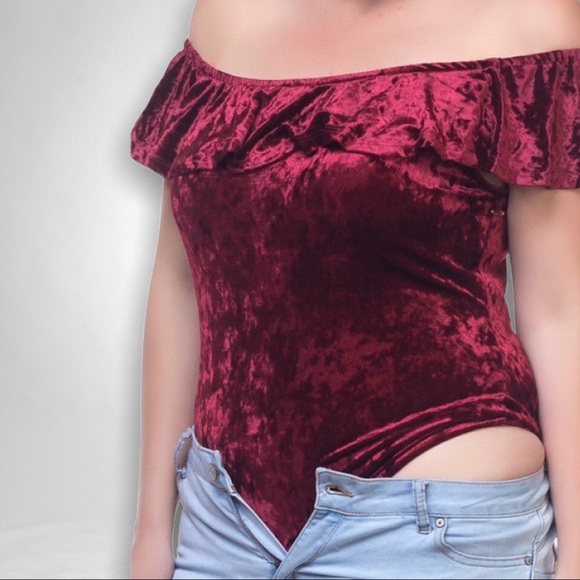 ❌SOLD❌ Velvet Flounce Knit Bodysuit - Picture 3 of 5